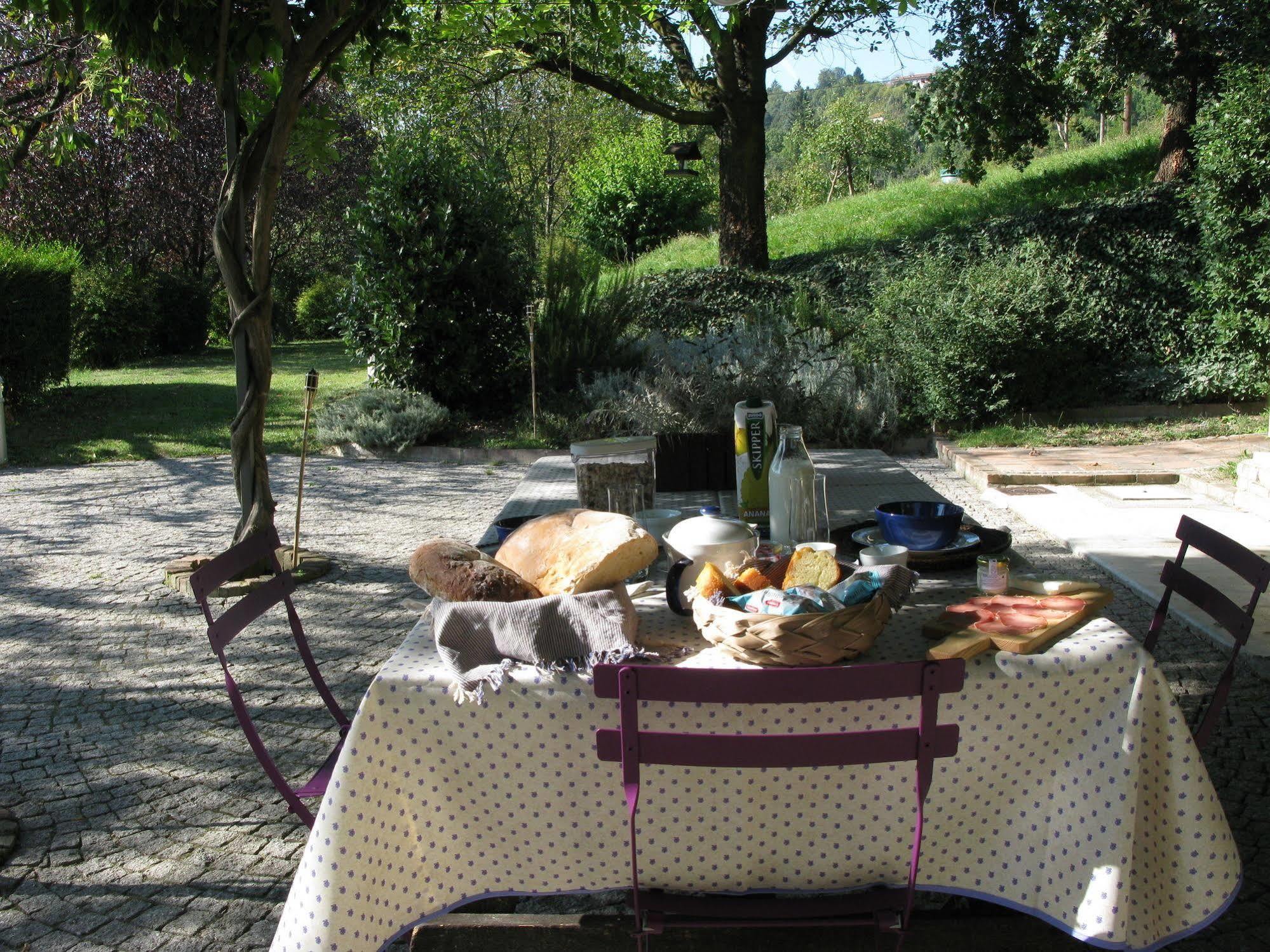 Sotto La Luna Bruna B&B Cocconato Exterior photo